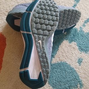 Women's nike zoom wingflo 5 size 7.5